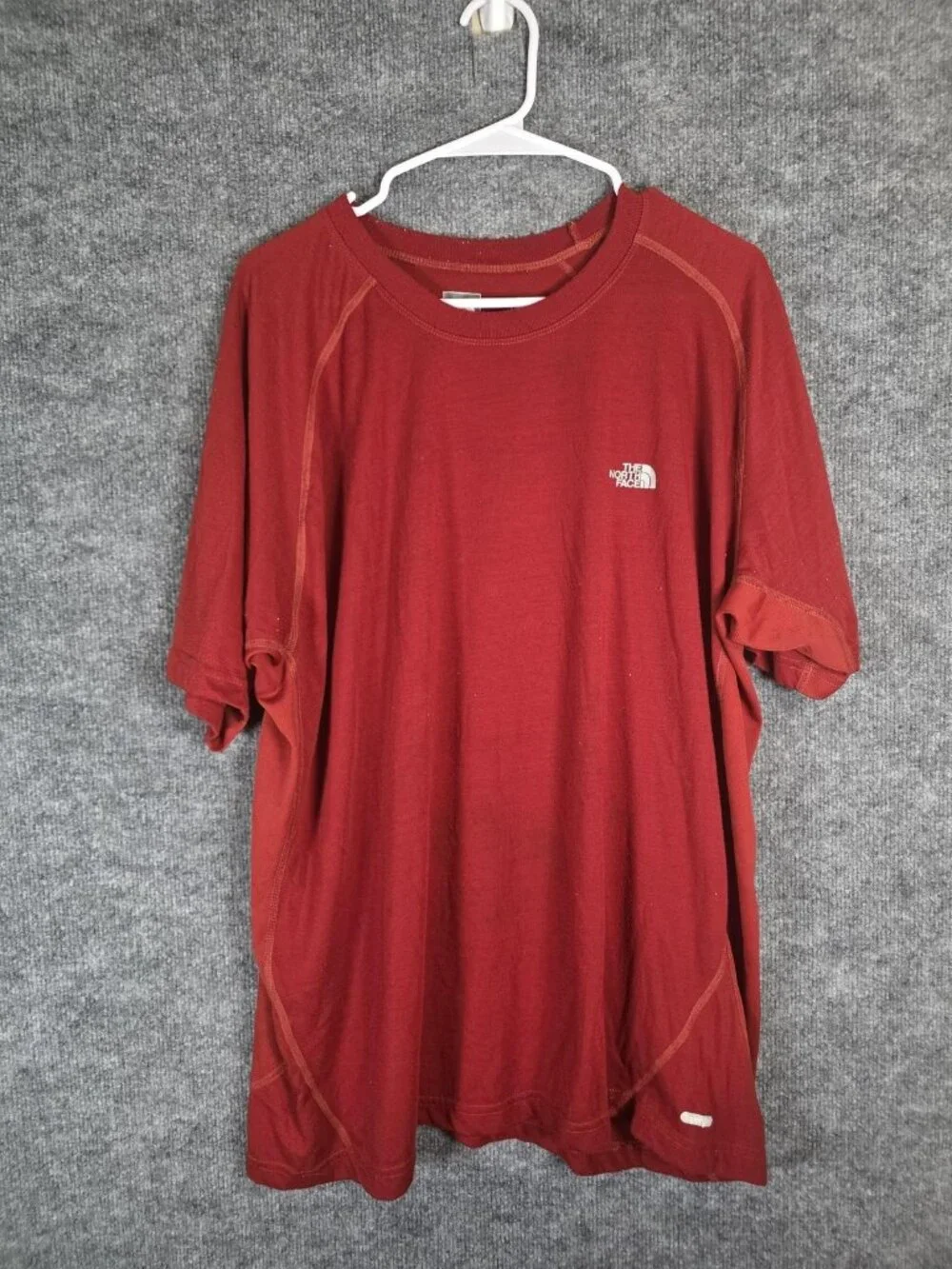 The North Face Shirt Mens 2XL Red VaporWick Short Sleeve Athletic Pilling